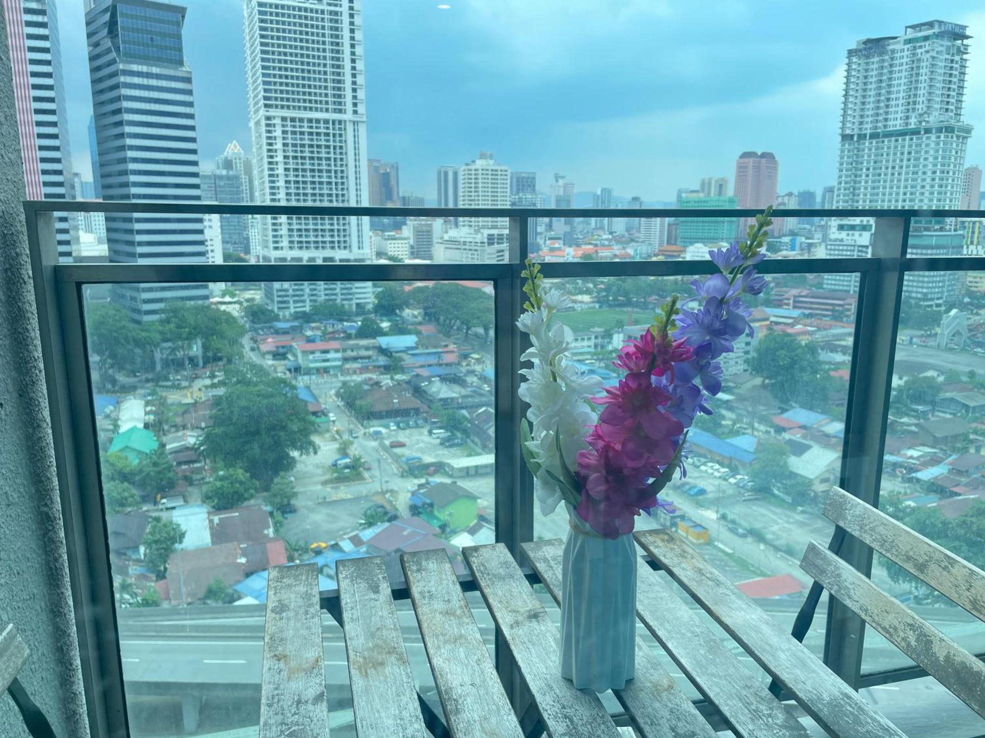 Mercu Summer Suite Klcc By Minshuku Куала-Лумпур Экстерьер фото
