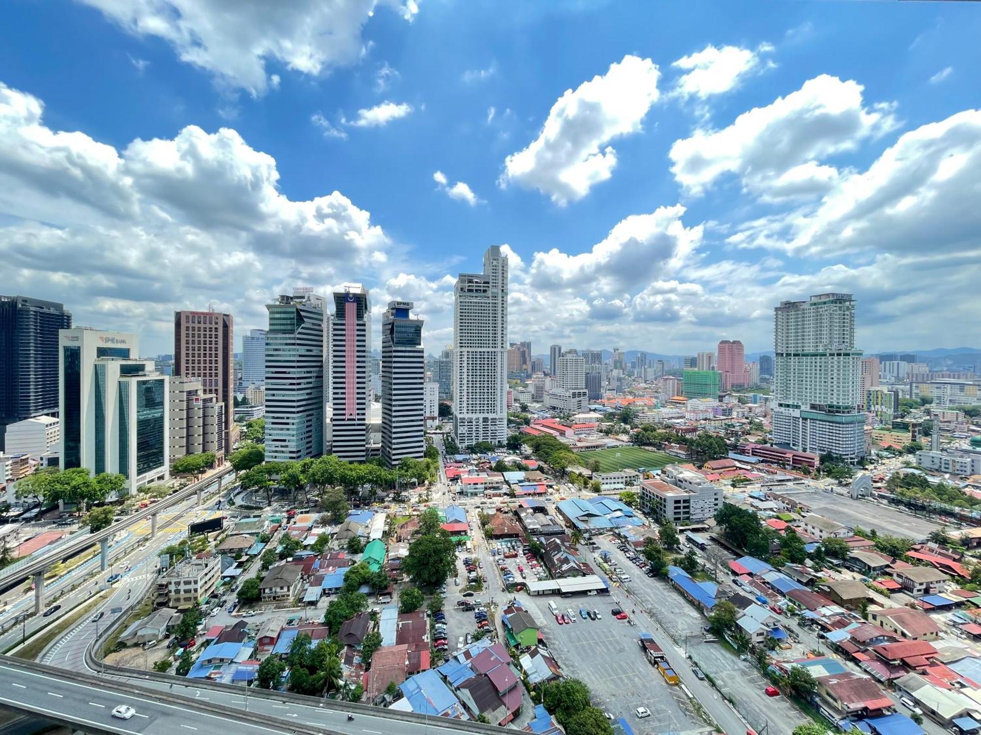 Mercu Summer Suite Klcc By Minshuku Куала-Лумпур Экстерьер фото